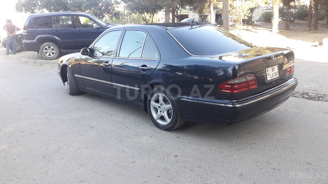 Mercedes E 240 2000, 350,000 km - 2.4 l - Bakı