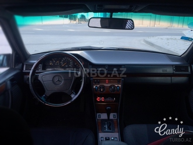 Mercedes E 220 1994, 4,556,789 km - 2.7 l - Bakı