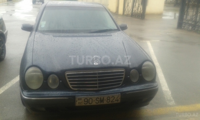 Mercedes E 220 2001, 300,000 km - 2.2 l - Sumqayıt