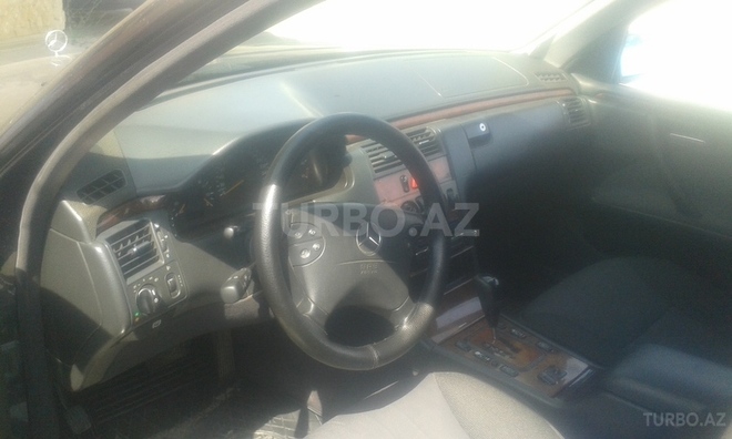 Mercedes E 220 2001, 300,000 km - 2.2 l - Sumqayıt