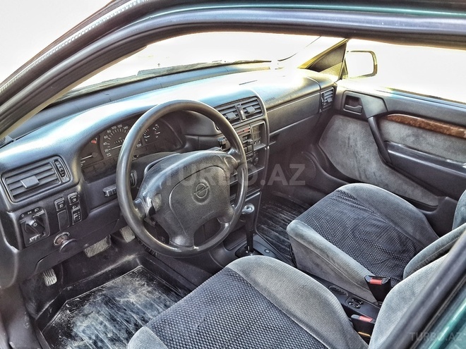 Opel Vectra 1995, 316,357 km - 2.0 l - Bakı