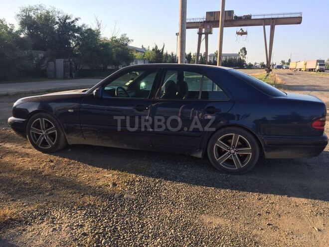 Mercedes E 200 1998, 328,000 km - 0.2 л - Lənkəran