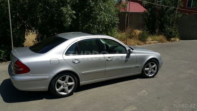 Mercedes E 270 2003, 254,300 km - 2.7 l - Bakı