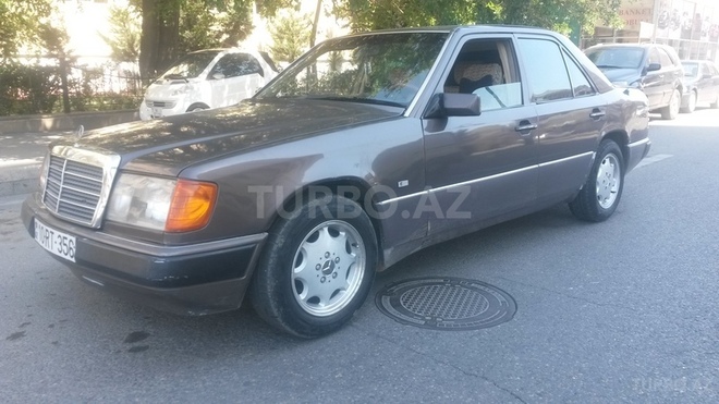 Mercedes E 300 1992, 240,000 km - 3.0 l - Bakı
