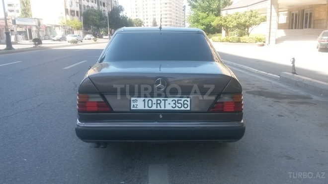 Mercedes E 300 1992, 240,000 km - 3.0 l - Bakı
