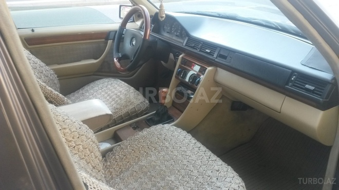 Mercedes E 300 1992, 240,000 km - 3.0 l - Bakı