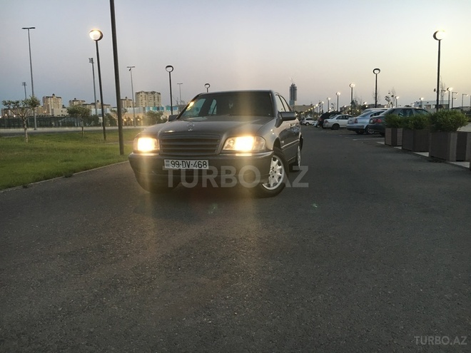Mercedes C 180 1999, 267,682 km - 1.8 l - Bakı