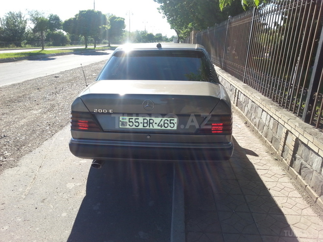 Mercedes E 200 1991, 358,423 km - 2.0 l - Şəki