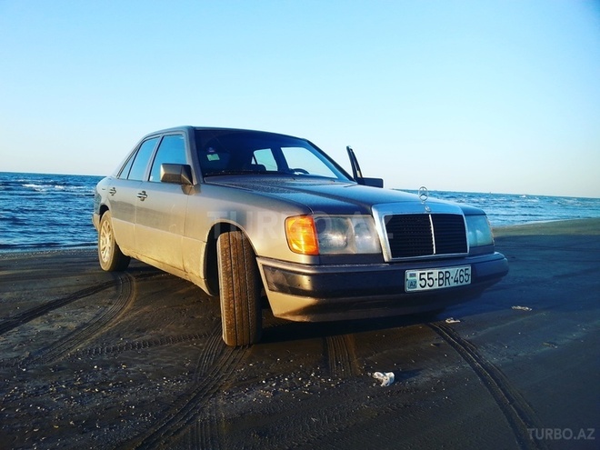 Mercedes E 200 1991, 358,423 km - 2.0 l - Şəki