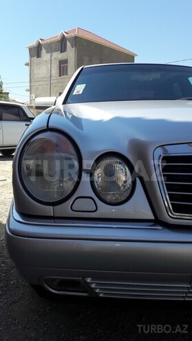 Mercedes E 230 1995, 290,000 km - 2.3 l - Bakı