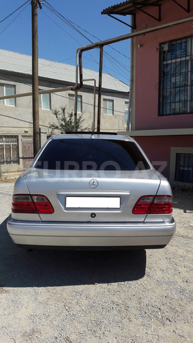 Mercedes E 230 1995, 290,000 km - 2.3 l - Bakı