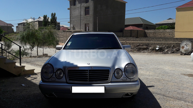 Mercedes E 230 1995, 290,000 km - 2.3 l - Bakı