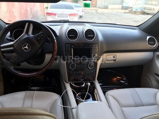 Mercedes C 350 2010, 160,000 km - 3.5 l - Bakı