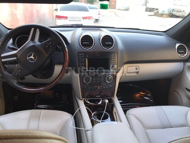 Mercedes C 350 2010, 160,000 km - 3.5 l - Bakı