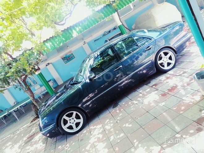 Mercedes E 220 2000, 283,500 km - 2.2 l - Masallı