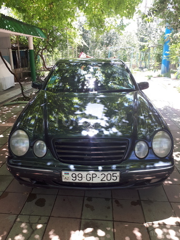Mercedes E 220 2000, 283,500 km - 2.2 l - Masallı