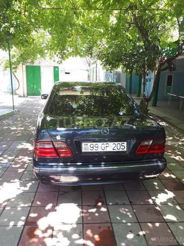 Mercedes E 220 2000, 283,500 km - 2.2 l - Masallı