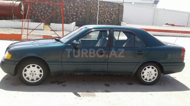 Mercedes C 180 1995, 355,000 km - 1.8 l - Bakı