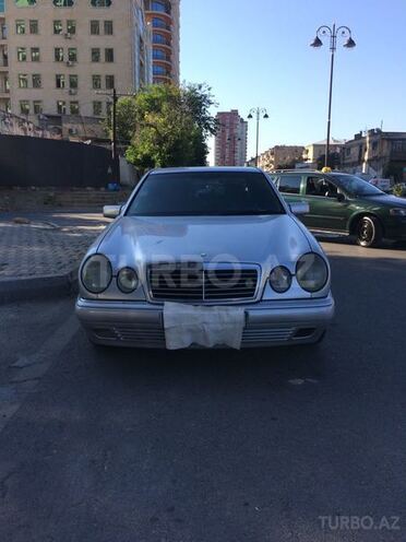 Mercedes E 240 1998, 259,785 km - 2.4 l - Bakı