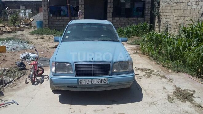 Mercedes E 220 1993, 30,000 km - 2.2 l - Bakı