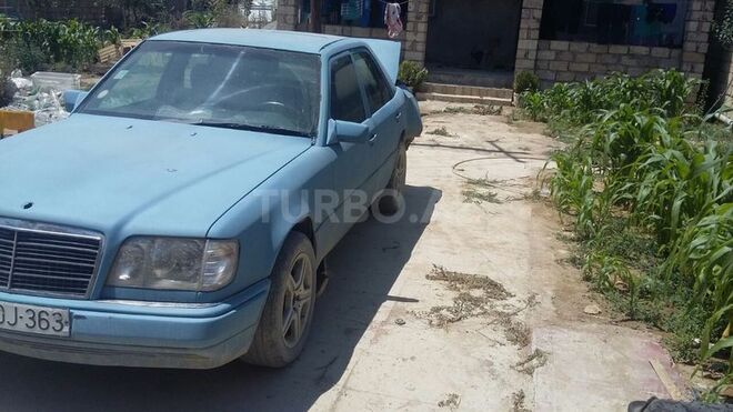 Mercedes E 220 1993, 30,000 km - 2.2 l - Bakı