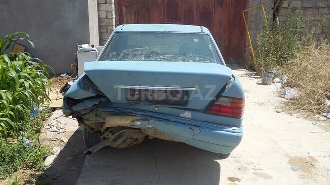 Mercedes E 220 1993, 30,000 km - 2.2 l - Bakı