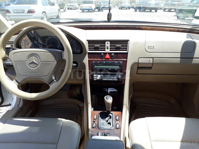 Mercedes C 230 1999, 197,000 km - 2.3 л - Gəncə