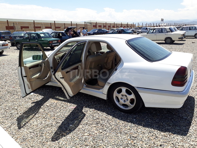 Mercedes C 230 1999, 197,000 km - 2.3 л - Gəncə