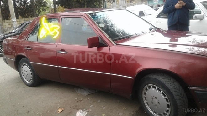 Mercedes E 250 1991, 32,658 km - 2.5 l - Beyləqan