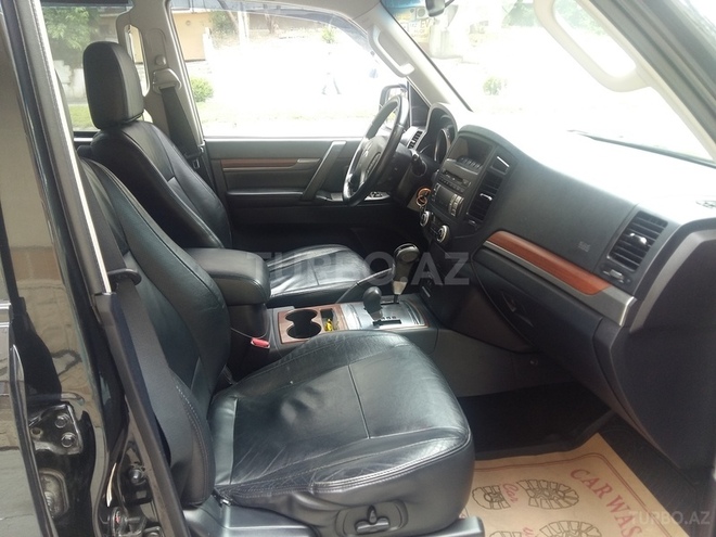 Mitsubishi Pajero 2008, 106,000 km - 3.0 l - Bakı