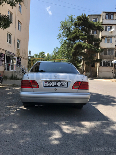 Mercedes E 200 1998, 245,000 km - 2.0 l - Bakı