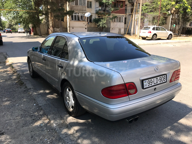 Mercedes E 200 1998, 245,000 km - 2.0 l - Bakı