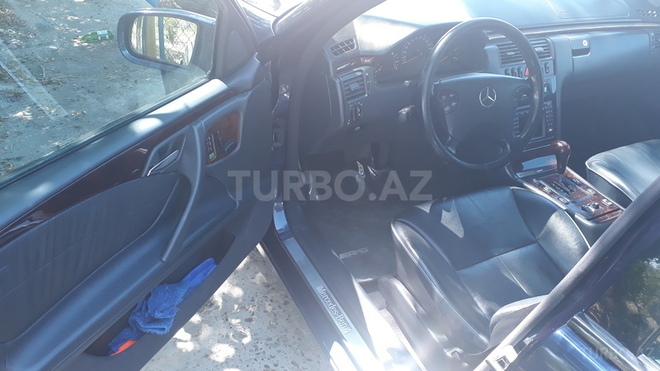 Mercedes E 270 2000, 223,400 km - 2.7 l - Bakı