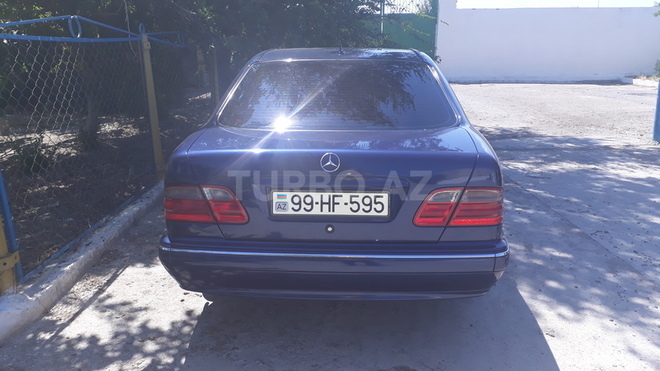 Mercedes E 270 2000, 223,400 km - 2.7 l - Bakı