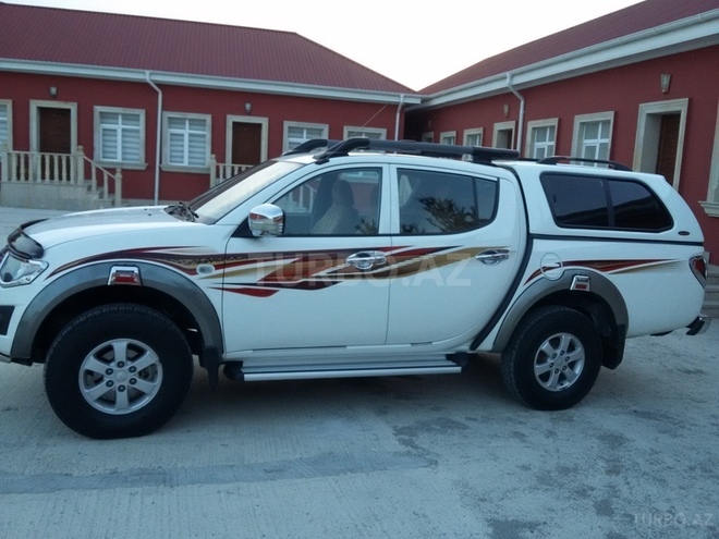 Mitsubishi L200 2014, 64,000 km - 0.1 l - Sumqayıt