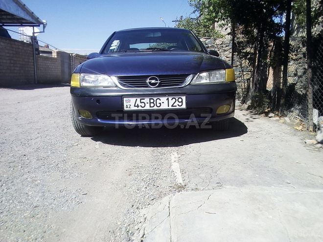 Opel Vectra 1995, 260,000 km - 1.8 л - Gəncə