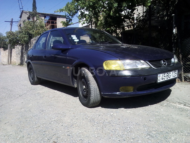 Opel Vectra 1995, 260,000 km - 1.8 л - Gəncə