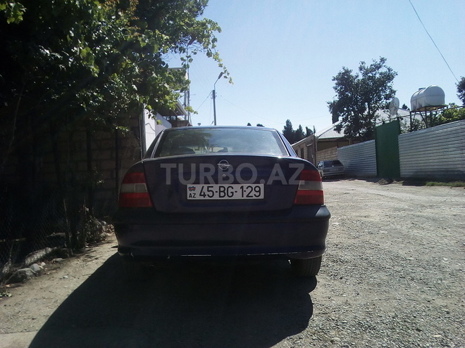 Opel Vectra 1995, 260,000 km - 1.8 л - Gəncə