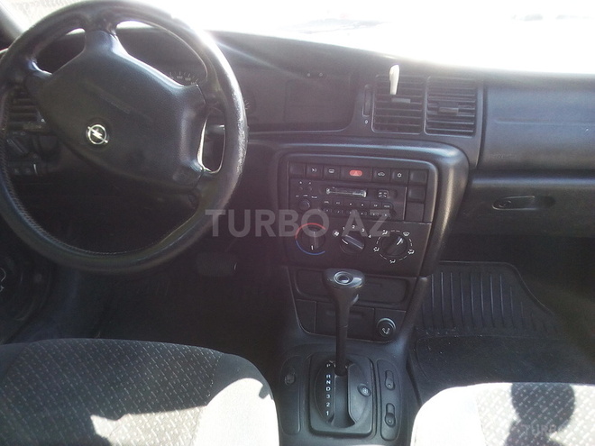 Opel Vectra 1995, 260,000 km - 1.8 л - Gəncə