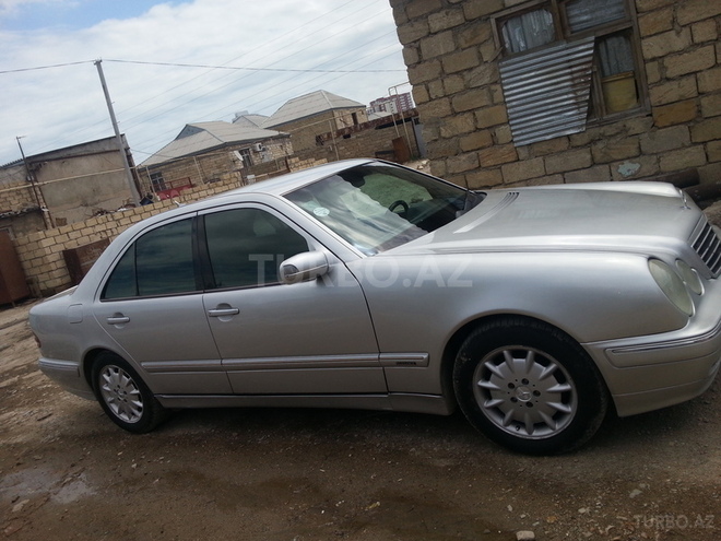 Mercedes E 270 2000, 251,000 km - 2.7 l - Sumqayıt