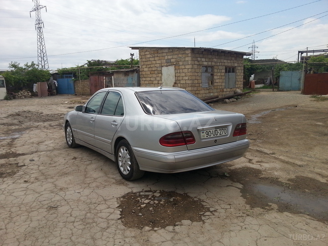 Mercedes E 270 2000, 251,000 km - 2.7 l - Sumqayıt