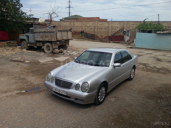 Mercedes E 270 2000, 251,000 km - 2.7 l - Sumqayıt