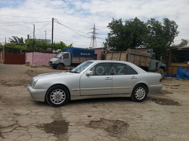 Mercedes E 270 2000, 251,000 km - 2.7 l - Sumqayıt