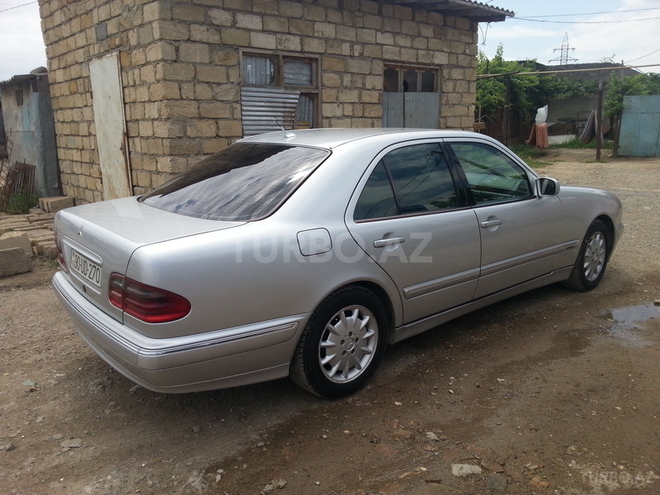 Mercedes E 270 2000, 251,000 km - 2.7 l - Sumqayıt