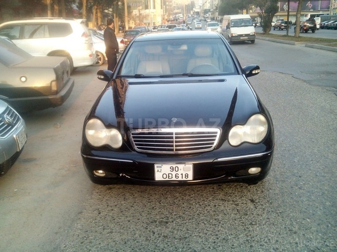 Mercedes C 240 2004, 235,000 km - 2.4 l - Bakı