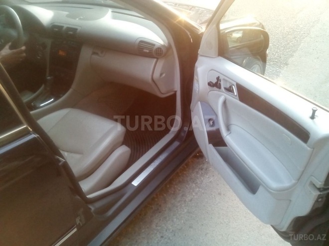 Mercedes C 240 2004, 235,000 km - 2.4 l - Bakı