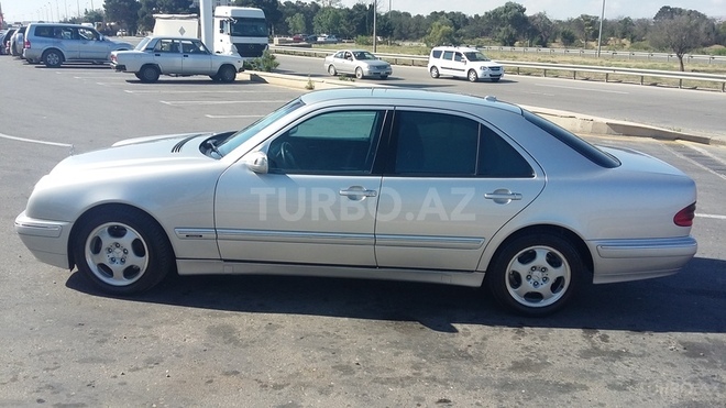Mercedes E 220 2000, 274,000 km - 2.2 l - Bakı