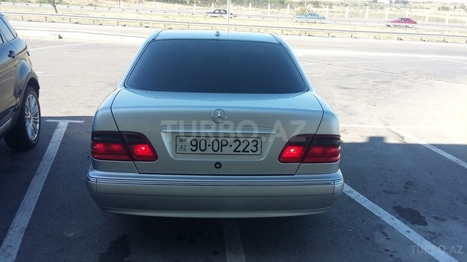 Mercedes E 220 2000, 274,000 km - 2.2 l - Bakı