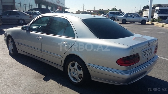 Mercedes E 220 2000, 274,000 km - 2.2 l - Bakı