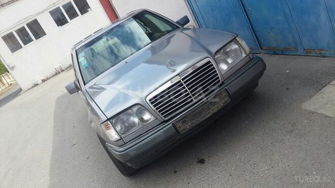 Mercedes E 250 1993, 247,102 km - 2.5 l - Bakı